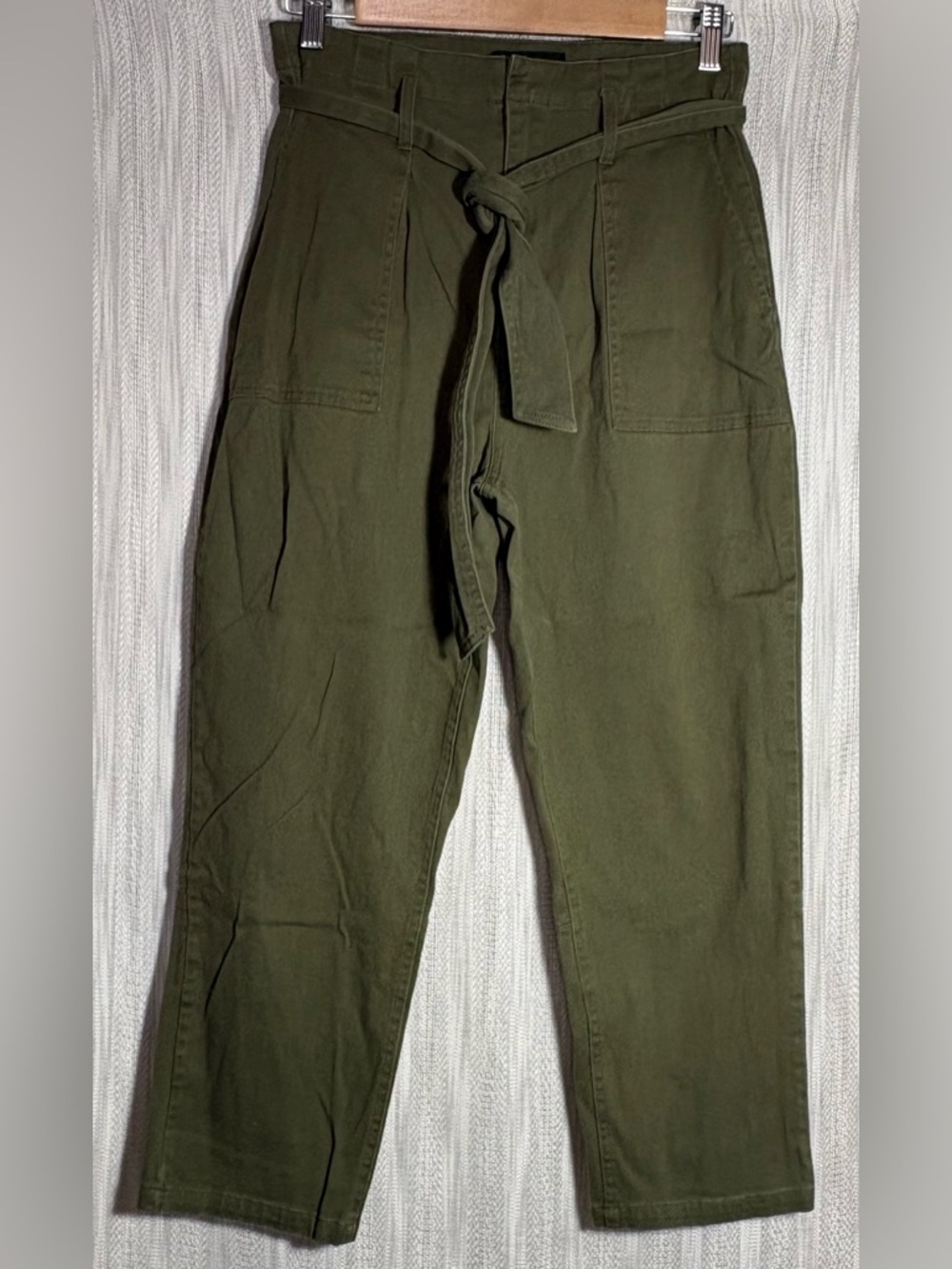 Lulu's Olive Green High-Waisted Paperbag Trousers